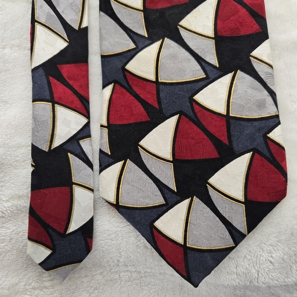 FACETS Vtg Men's Tie Navy Blue Red BLACK Gold White 3.5‎ X 58 - Picture 8 of 8